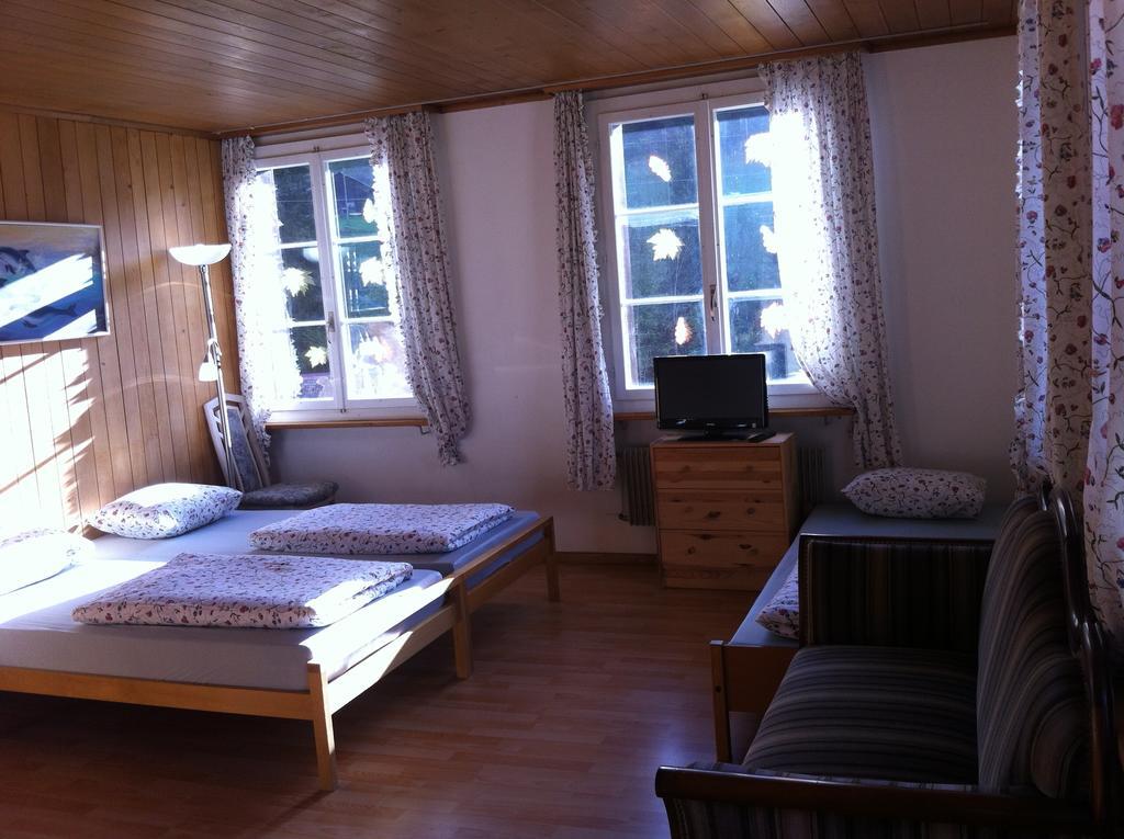 Gasthof Am Bach Boltigen Ruang foto